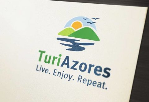 Logótipo para empresa de turismo.