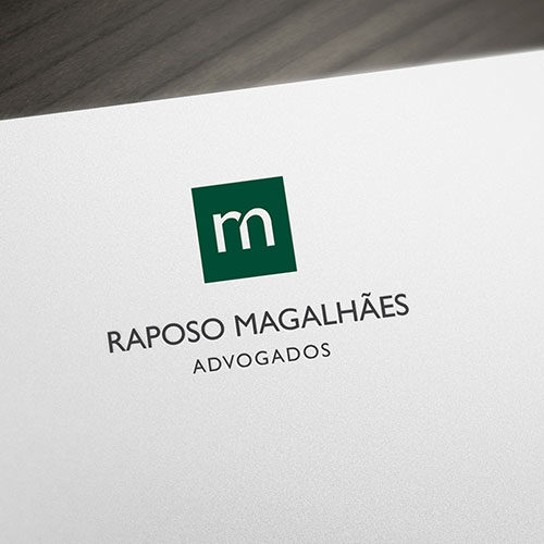 Logótipo Raposo Magalhães - Advogados