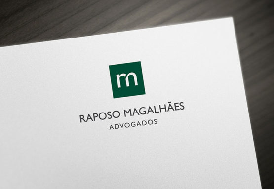 Logótipo Raposo Magalhães - Advogados